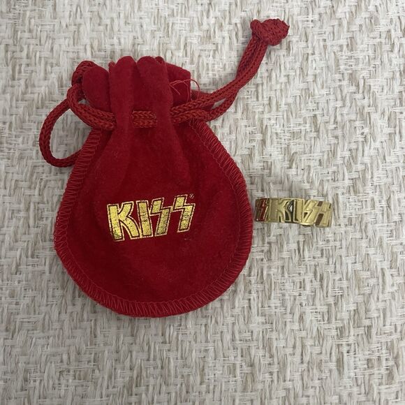 Official Kiss Rare VIP Ring Meet & Greet Only Merchandise Unused - Picture 1 of 3